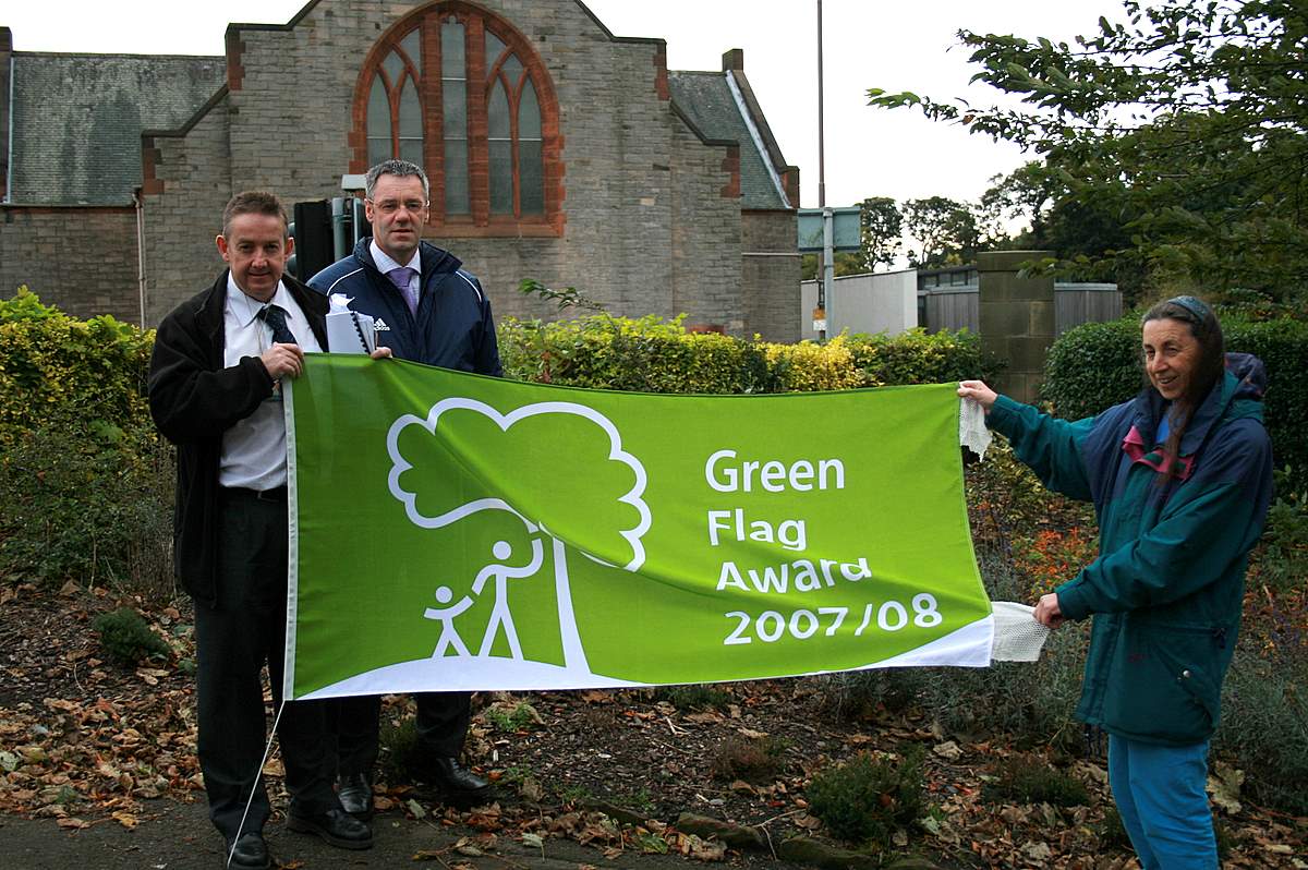The green flag arrives at the Park